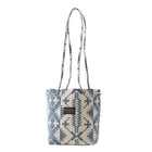 ブルー