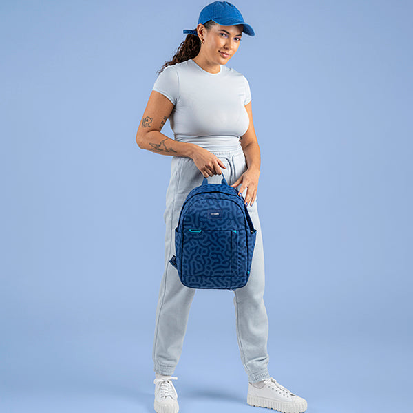 パックセーフ GO 15Lバックパック セルリアンブルー